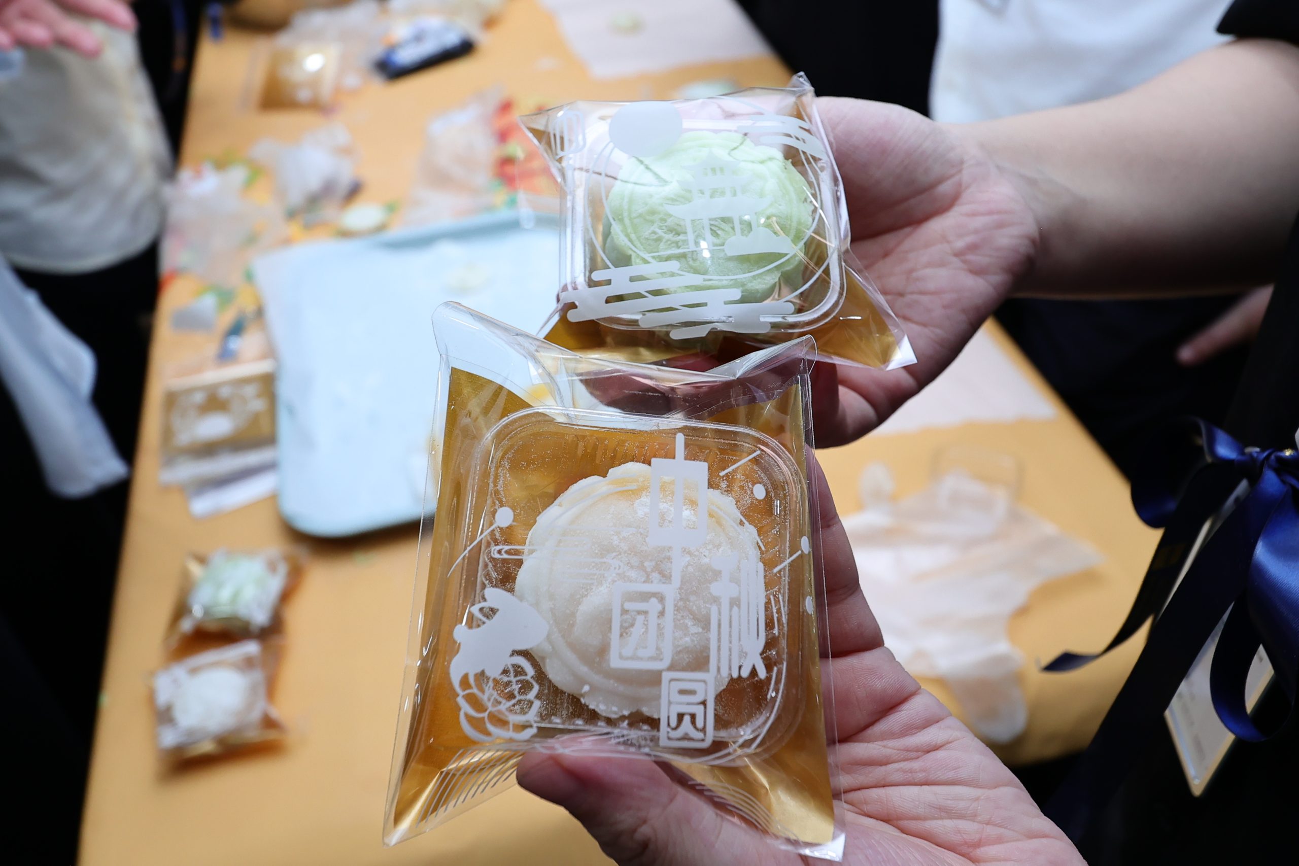 2026.09.17 快企务在深圳办公室进行中秋冰皮月饼手工制作活动